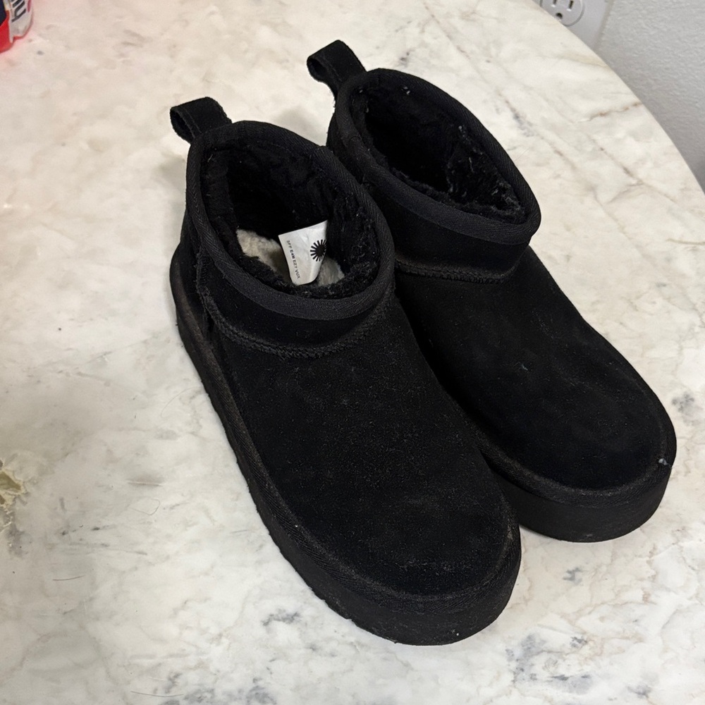 UGG Black Kids Slippers